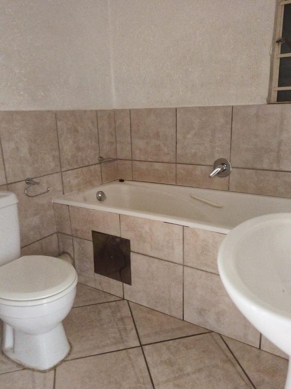 2 Bedroom Property for Sale in Waterval East North West